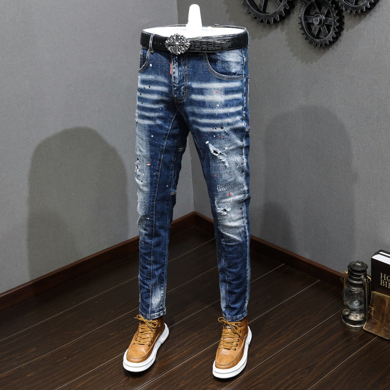 Calça jeans masculina retrô azul stretch slim fit pintando e rasgado