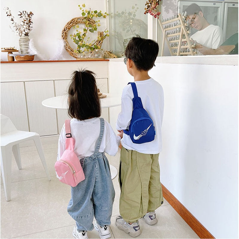 Bolsa infantil pequena estilo transversal