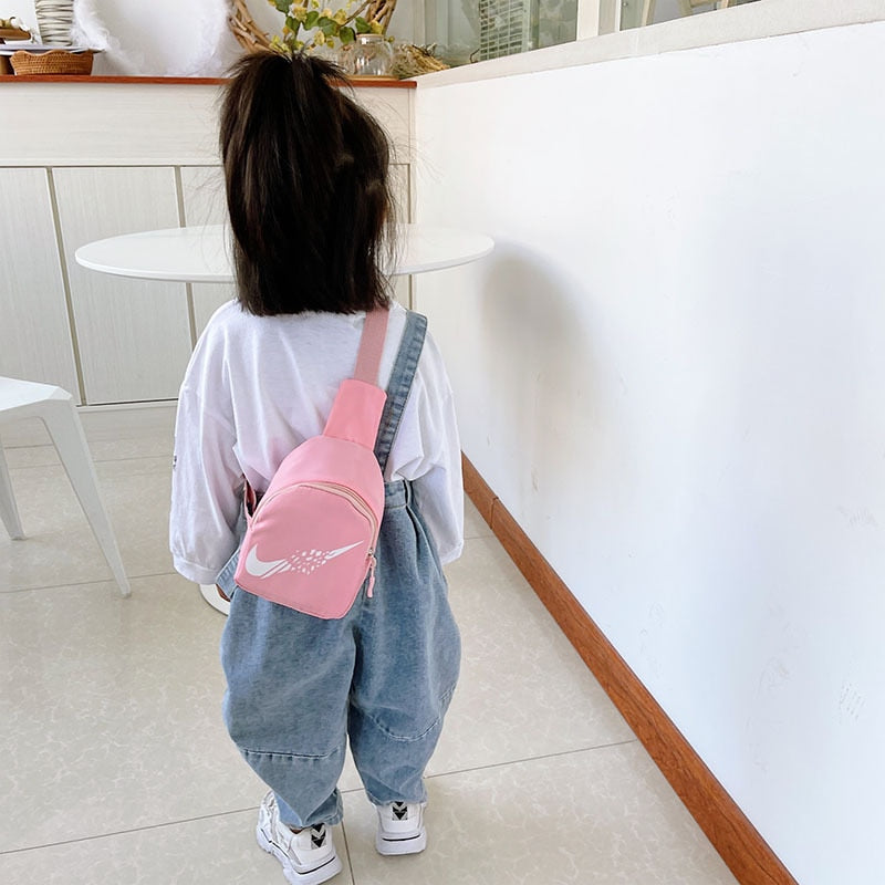 Bolsa infantil pequena estilo transversal