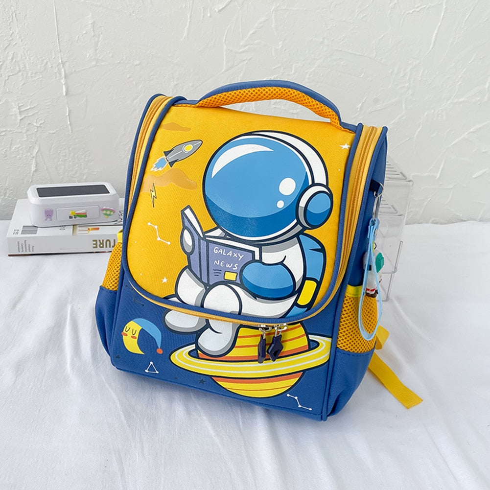 Mochila infantil com desenho do astronauta ou do coelho